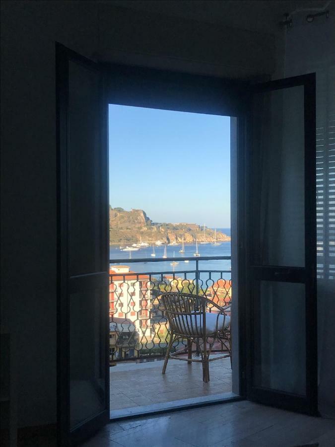 Baia Taormina Apartment จีอาร์ดีนี นักซอส ภายนอก รูปภาพ