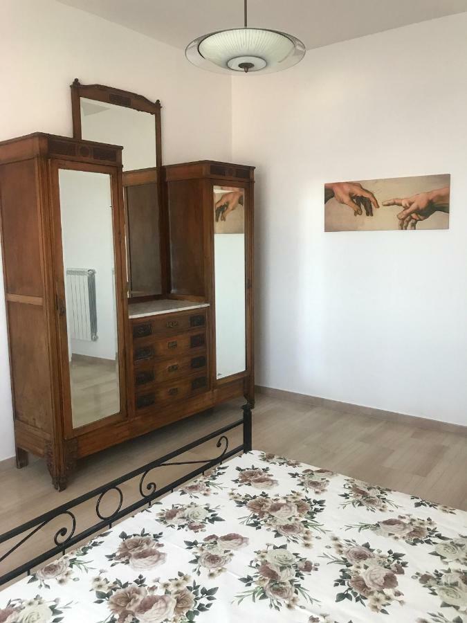 Baia Taormina Apartment จีอาร์ดีนี นักซอส ภายนอก รูปภาพ