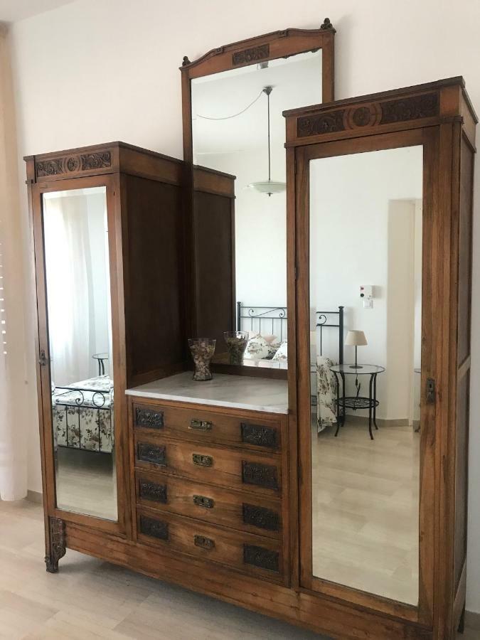 Baia Taormina Apartment จีอาร์ดีนี นักซอส ภายนอก รูปภาพ