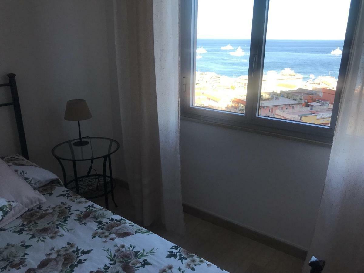 Baia Taormina Apartment จีอาร์ดีนี นักซอส ภายนอก รูปภาพ
