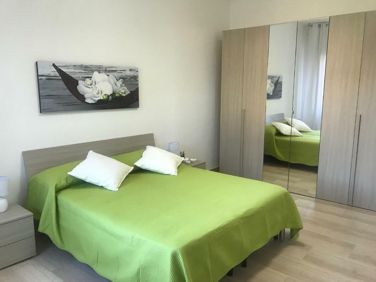 Baia Taormina Apartment จีอาร์ดีนี นักซอส ภายนอก รูปภาพ